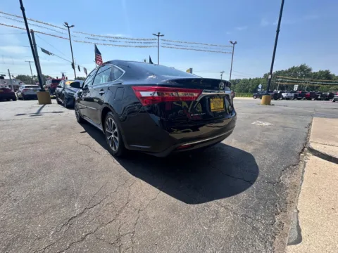 More photos of 2018 TOYOTA AVALON HYBRID at NWI AUTO FINANCE Valparaiso, IN