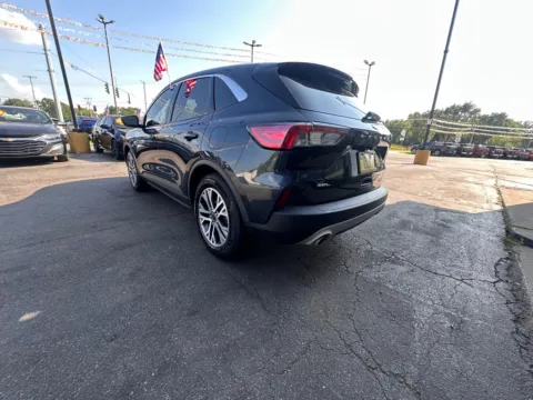 More photos of 2022 FORD ESCAPE SEL at NWI AUTO FINANCE Valparaiso, IN