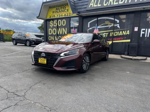 Red 2023 NISSAN ALTIMA SV for sale in Valparaiso, IN