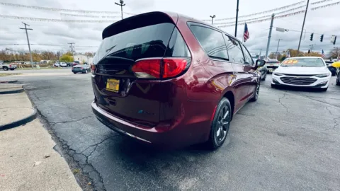 More photos of 2020 CHRYSLER PACIFICA HYBRID TOURING at NWI AUTO FINANCE Valparaiso, IN