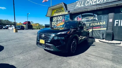 Black 2024 NISSAN ROGUE SV for sale in Valparaiso, IN