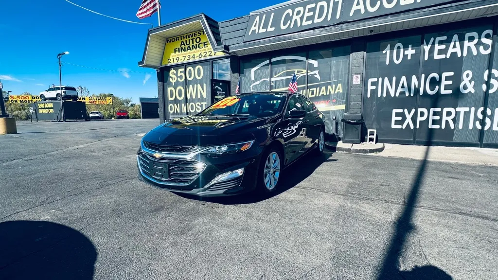 Black 2024 CHEVROLET MALIBU LT for sale in Valparaiso, IN