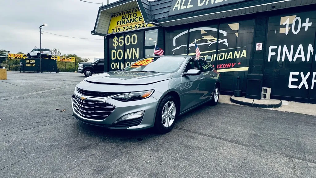 Gray 2024 CHEVROLET MALIBU LT for sale in Valparaiso, IN