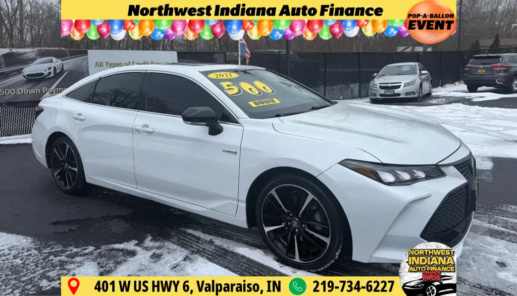 White 2021 TOYOTA AVALON HYBRID XSE for sale in Schererville, IN