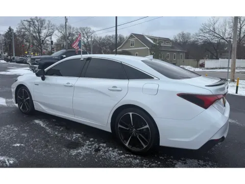 More photos of 2021 TOYOTA AVALON HYBRID XSE at NWI Auto Finance Schererville, IN