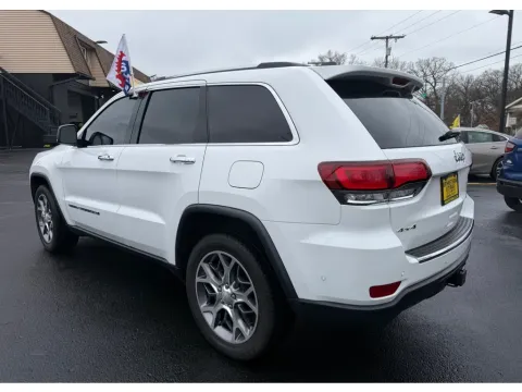 Another view of 2022 JEEP GRAND CHEROKEE LIMITED for sale in Schererville, IN at NWI Auto Finance Schererville