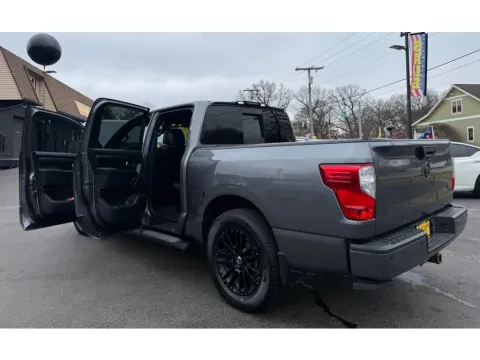 More photos of 2019 NISSAN TITAN SL at NWI Auto Finance Schererville, IN