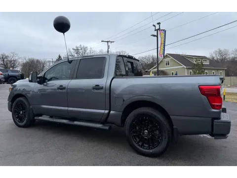 More photos of 2019 NISSAN TITAN SL at NWI Auto Finance Schererville, IN