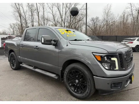 Gray 2019 NISSAN TITAN SL for sale in Schererville, IN