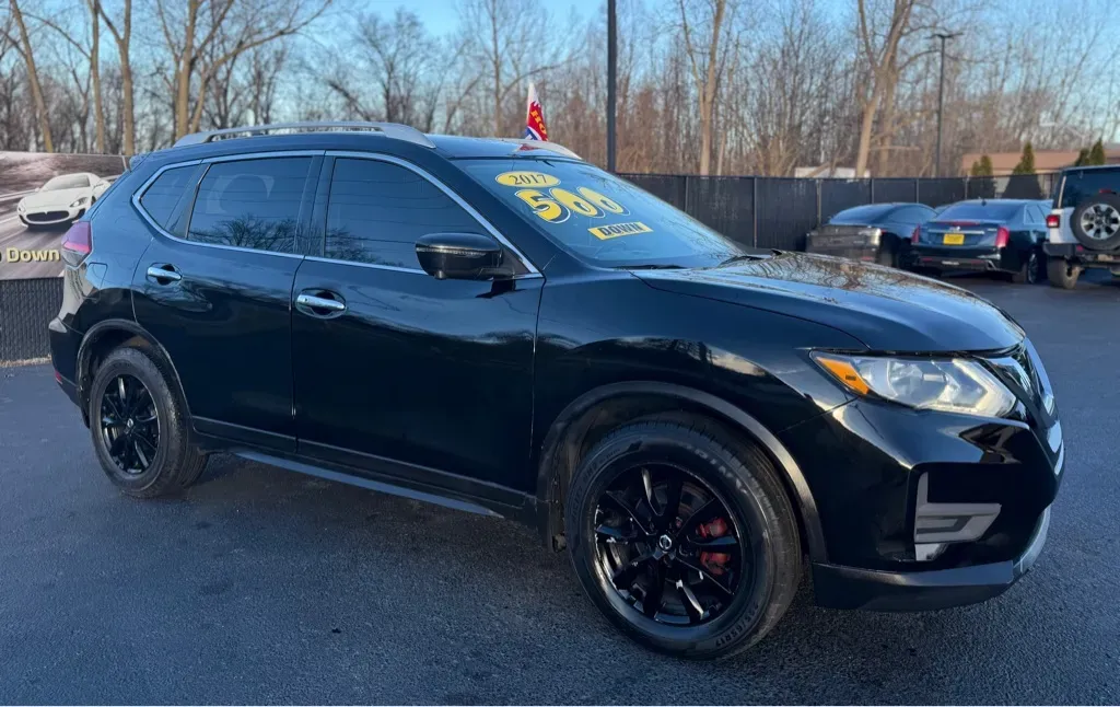 2017 NISSAN ROGUE SV for sale in Schererville, IN