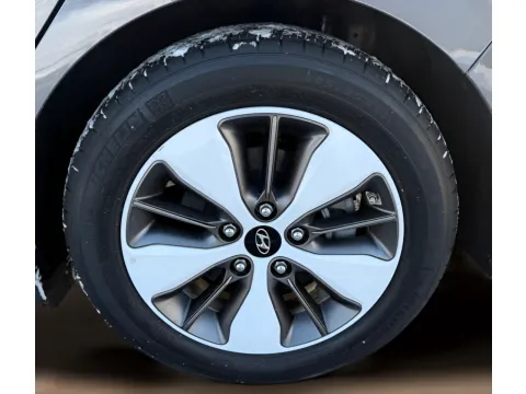 More photos of 2019 HYUNDAI IONIQ PLUG-IN H LIMITED at NWI Auto Finance Schererville, IN