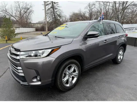 Another view of 2019 TOYOTA HIGHLANDER LIMITED for sale in Schererville, IN at NWI Auto Finance Schererville