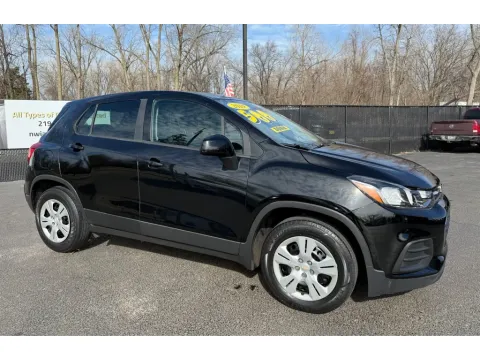 Black 2019 CHEVROLET TRAX LS for sale in Schererville, IN