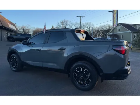 More photos of 2023 HYUNDAI SANTA CRUZ SEL PREMIUM at NWI Auto Finance Schererville, IN
