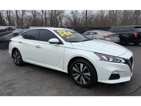 White 2021 NISSAN ALTIMA 2.5 SV for sale in Schererville, IN