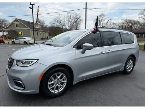 Another view of 2022 CHRYSLER PACIFICA TOURING L for sale in Schererville, IN at NWI Auto Finance Schererville