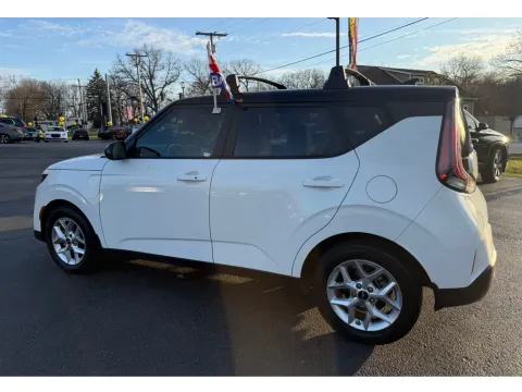 More photos of 2023 KIA SOUL S at NWI Auto Finance Schererville, IN