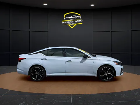 More photos of 2023 NISSAN ALTIMA 2.5 SR at NWI Auto Finance Schererville, IN