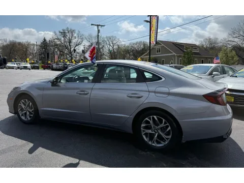More photos of 2023 HYUNDAI SONATA SEL at NWI Auto Finance Schererville, IN