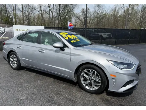 Silver 2023 HYUNDAI SONATA SEL for sale in Schererville, IN