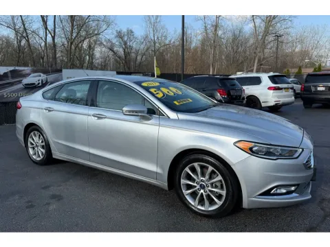 Silver 2017 FORD FUSION SE for sale in Schererville, IN