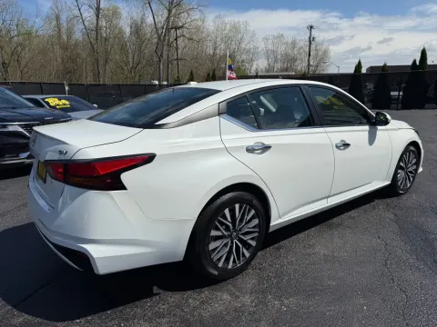 More photos of 2023 NISSAN ALTIMA 2.5 SV at NWI Auto Finance Schererville, IN