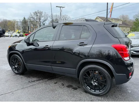 More photos of 2021 CHEVROLET TRAX LT at NWI Auto Finance Schererville, IN