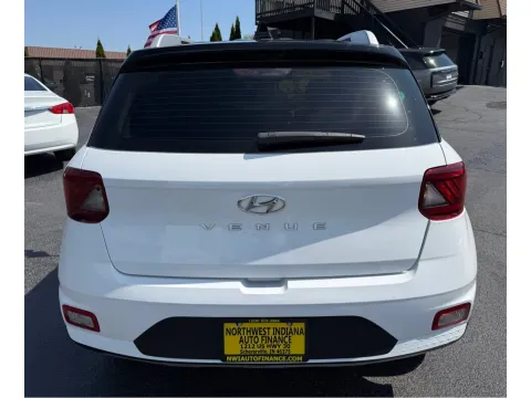 More photos of 2022 HYUNDAI VENUE LIMITED at NWI Auto Finance Schererville, IN