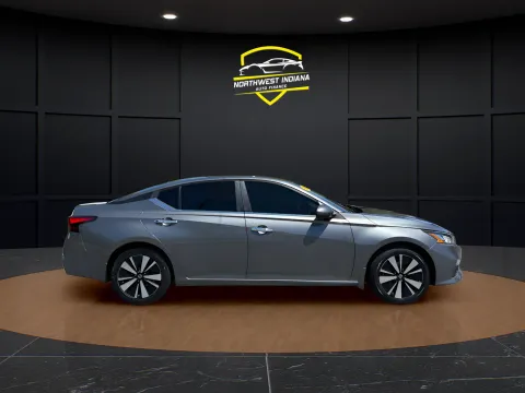 More photos of 2021 NISSAN ALTIMA 2.5 SV at NWI Auto Finance Schererville, IN