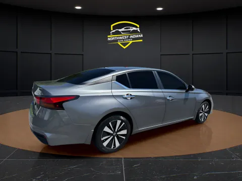 More photos of 2021 NISSAN ALTIMA 2.5 SV at NWI Auto Finance Schererville, IN