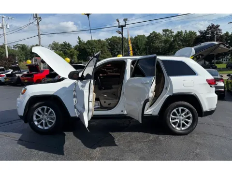 Another view of 2022 JEEP GRAND CHEROKEE LAREDO E for sale in Schererville, IN at NWI Auto Finance Schererville