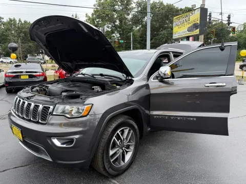 Photos of 2021 JEEP GRAND CHEROKEE LIMITED for sale in Schererville, IN at NWI Auto Finance Schererville