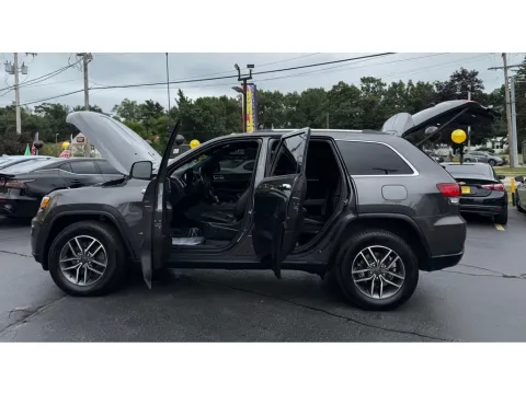 Another view of 2021 JEEP GRAND CHEROKEE LIMITED for sale in Schererville, IN at NWI Auto Finance Schererville