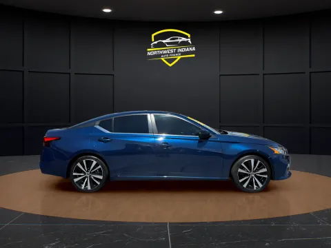 More photos of 2022 NISSAN ALTIMA 2.5 SR at NWI Auto Finance Schererville, IN