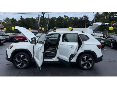Another view of 2025 VOLKSWAGEN TAOS SE 4MOTION for sale in Schererville, IN at NWI Auto Finance Schererville