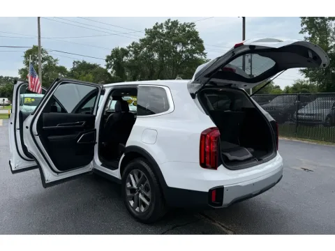 More photos of 2023 KIA TELLURIDE LX at NWI Auto Finance Schererville, IN