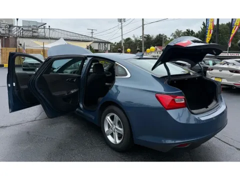 More photos of 2024 CHEVROLET MALIBU LT at NWI Auto Finance Schererville, IN