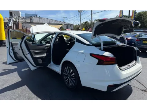 More photos of 2025 NISSAN ALTIMA 2.5 SV at NWI Auto Finance Schererville, IN