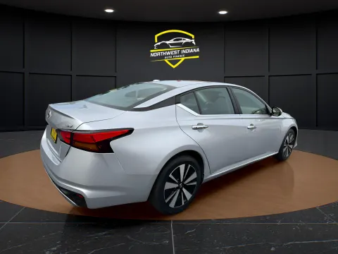 More photos of 2021 NISSAN ALTIMA 2.5 SV at NWI Auto Finance Schererville, IN