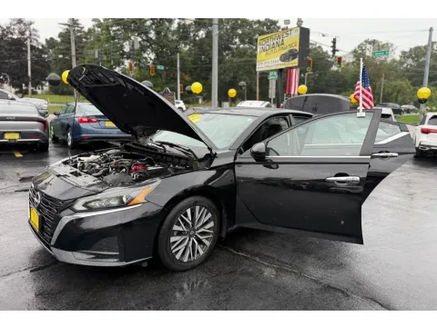 Black 2023 NISSAN ALTIMA 2.5 SV for sale in Schererville, IN