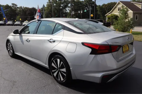 More photos of 2019 NISSAN ALTIMA SV at NWI Auto Finance Schererville, IN