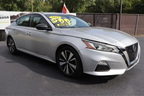 Silver 2019 NISSAN ALTIMA SV for sale in Schererville, IN