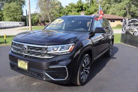 Another view of 2022 VOLKSWAGEN ATLAS SEL PREMIUM R-LINE for sale in Schererville, IN at NWI Auto Finance Schererville