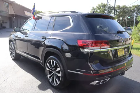 More photos of 2022 VOLKSWAGEN ATLAS SEL PREMIUM R-LINE at NWI Auto Finance Schererville, IN