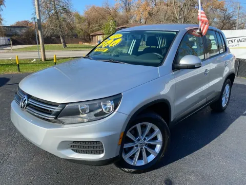 Another view of 2018 VOLKSWAGEN TIGUAN LIMITED 2.0T for sale in Schererville, IN at NWI Auto Finance Schererville