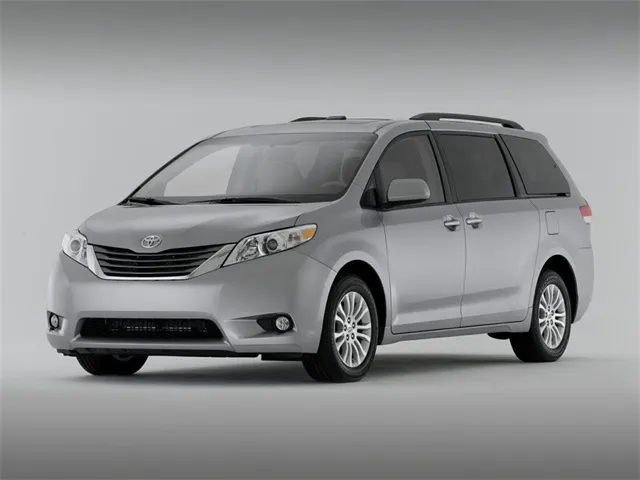 2011 Toyota Sienna LE's photo