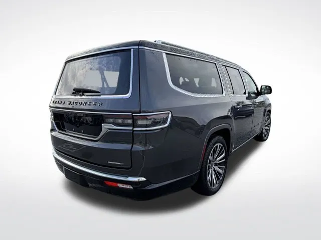 Jeep Grand Wagoneer L photo 5