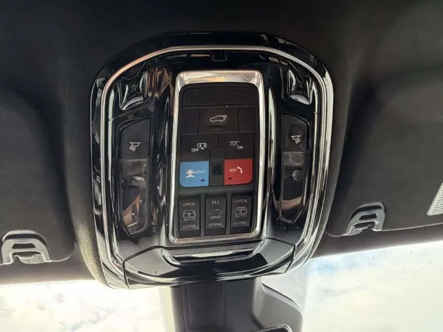 Jeep Grand Wagoneer L photo 15