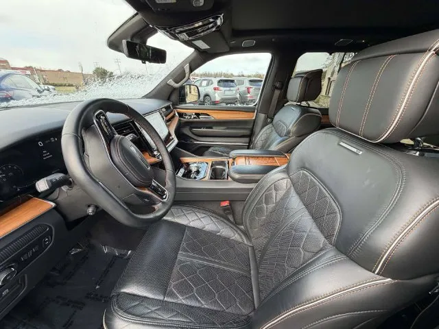 Jeep Grand Wagoneer L photo 7