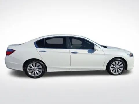 More photos of 2015 Honda Accord EX-L at Used Cars of Baltimore, MD
